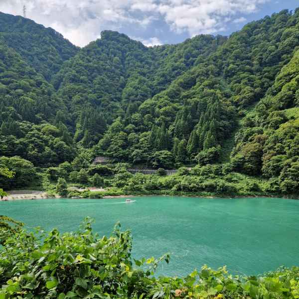 Kurobe-Gorge-Toyama-Japan-LiNGER-Travel-Sabbaticals-Bespoke-holidays